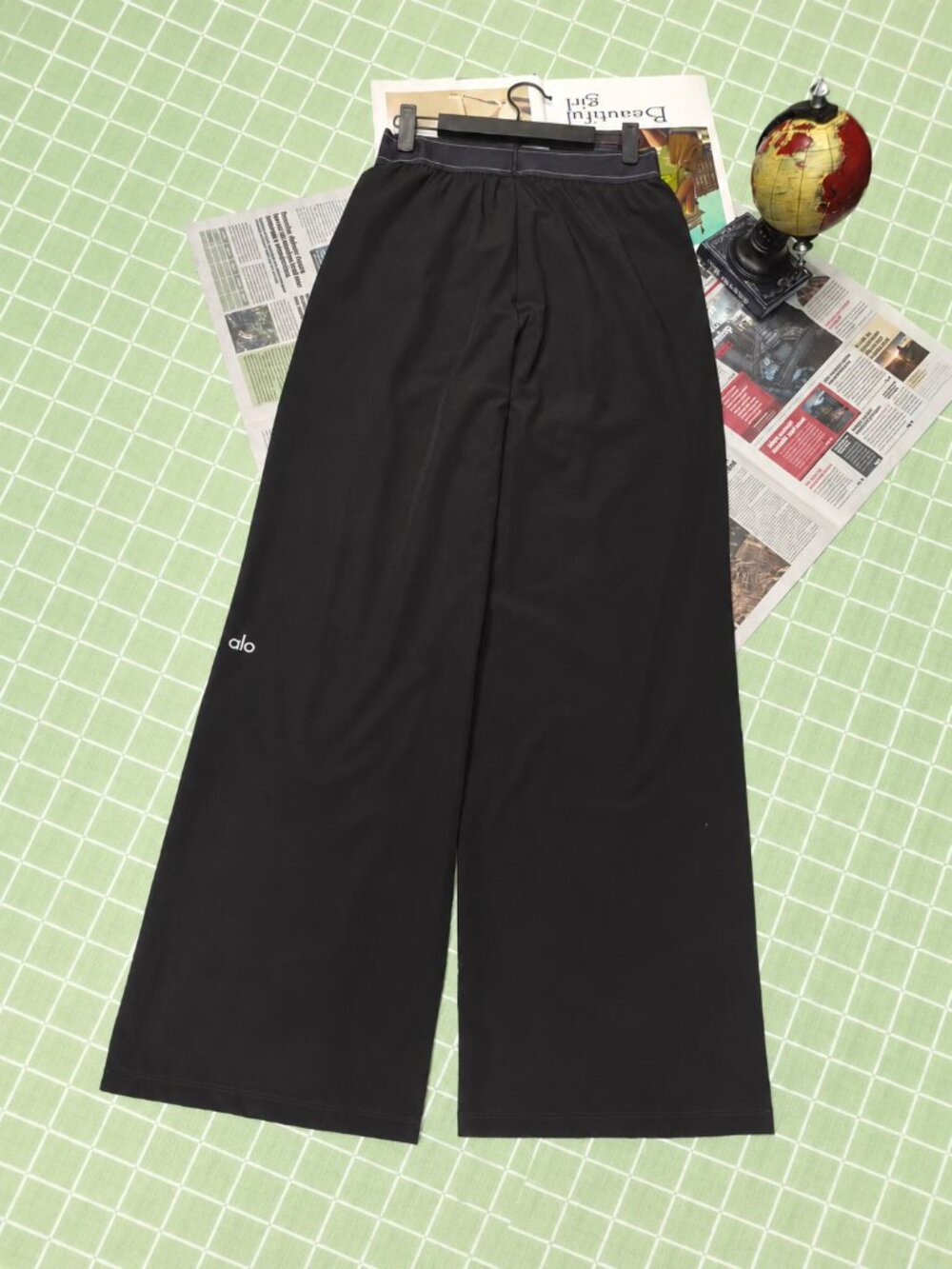 NWT Alo Yoga 30" inseam Black Straight Leg Trouser XS😎Relaxed Fit (Regular) - Picture 3 of 7